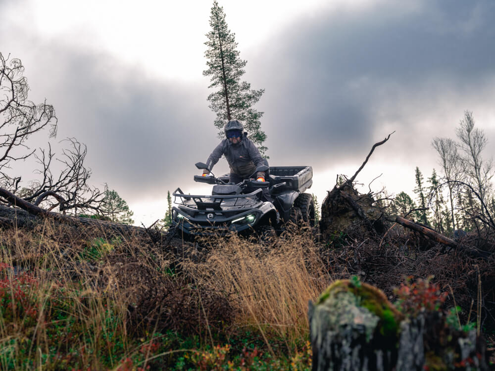 ORV-MY26-OUT-MAX-6X6-Backcountry-1000-Lifestyle_DSF8346